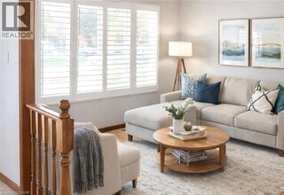 227 Templemead Dr in Hamilton, ON - Building Photo - Building Photo