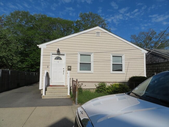 property at 6 Stone St