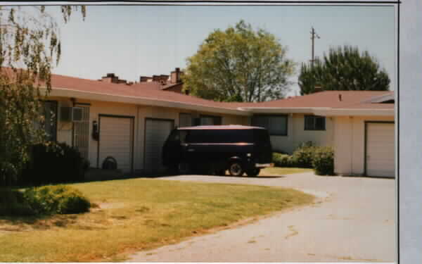 3603-3607 N De Ovan Ave in Stockton, CA - Building Photo