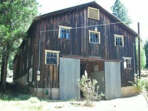 18123 Joy Cir in Challenge, CA - Foto de edificio - Building Photo