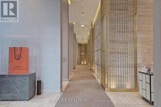 50 Charles St E in Toronto, ON - Building Photo - Building Photo