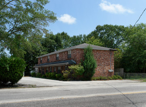 4013 W Montague Ave in North Charleston, SC - Building Photo - Building Photo