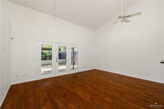 105 W Shasta Ave in McAllen, TX - Building Photo - Building Photo