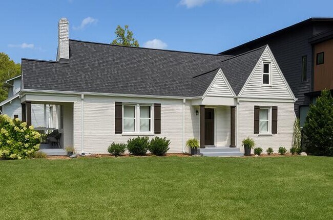 828 Kirkwood Ave in Nashville, TN - Building Photo - Building Photo