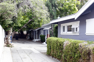 14807 Sylvan St in Van Nuys, CA - Building Photo - Building Photo