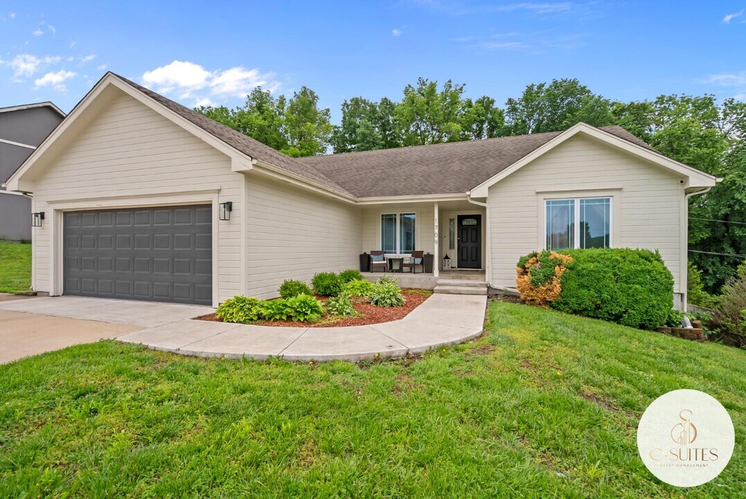 1709 NW 33rd Pl in Topeka, KS - Building Photo