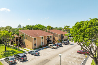 The Laurels at Sherwood in Greenacres, FL - Building Photo - Building Photo