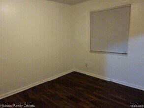 29144 Lund Ave in Warren, MI - Foto de edificio - Building Photo