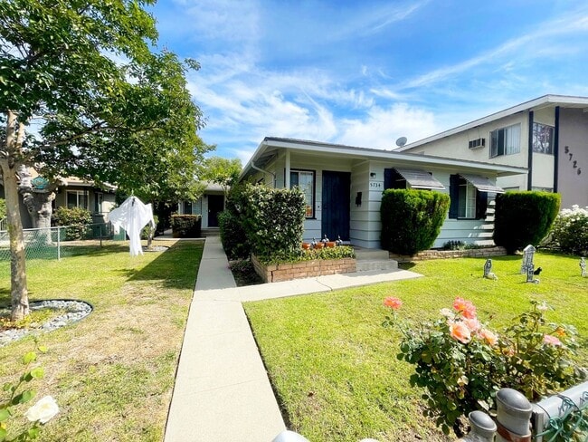 5734 Kester Ave in Los Angeles, CA - Building Photo - Building Photo