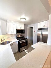 265 Newman St in Metuchen, NJ - Foto de edificio - Building Photo