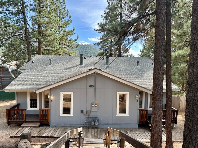 property at 1055 Tomahawk Trl