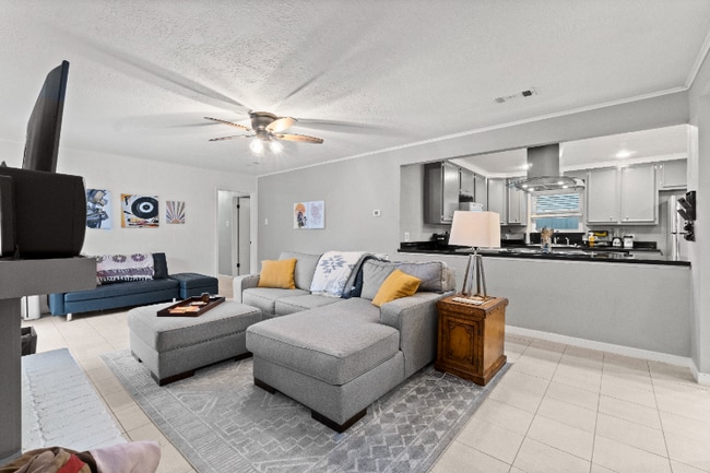 25818 Leafywood Dr in Spring, TX - Foto de edificio - Building Photo