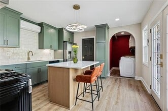 1324 Cambronne St in New Orleans, LA - Foto de edificio - Building Photo