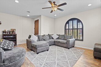 3749 Loma Adriana in El Paso, TX - Building Photo - Building Photo