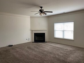 867 Pine Ln in Lawrenceville, GA - Building Photo - Building Photo