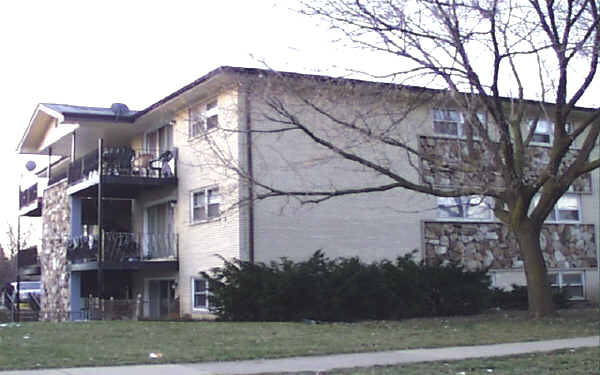 521 Green Oaks Ct S in Addison, IL - Foto de edificio