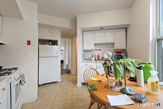 957 State St in New Haven, CT - Building Photo - Building Photo