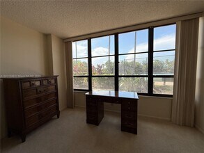 600 Three Islands Blvd, Unit 101 in Hallandale Beach, FL - Building Photo - Building Photo