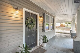 1100 Columbia College Dr in Columbia, SC - Foto de edificio - Building Photo