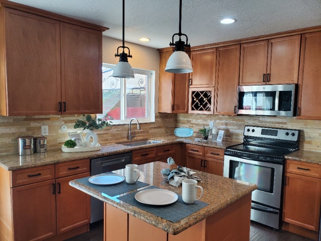 property at 3806 S Yosemite St