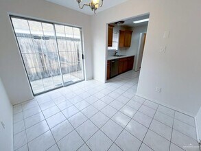 18 N 8th St in McAllen, TX - Building Photo - Building Photo