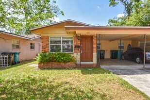 Enjoy Downtown living in this 2/1 Duplex!! in Orlando, FL - Building Photo