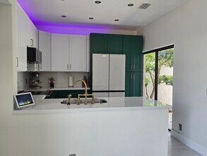 6330 NW 173rd Ln in Hialeah, FL - Building Photo - Building Photo