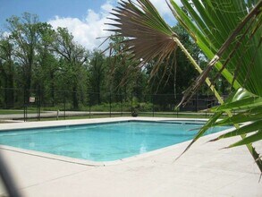 235 Pine Ridge Dr in Cleveland, TX - Building Photo - Building Photo