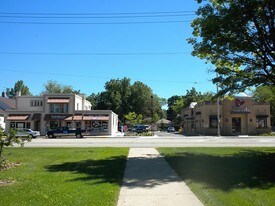 424-428 W Virginia St in Crystal Lake, IL - Building Photo