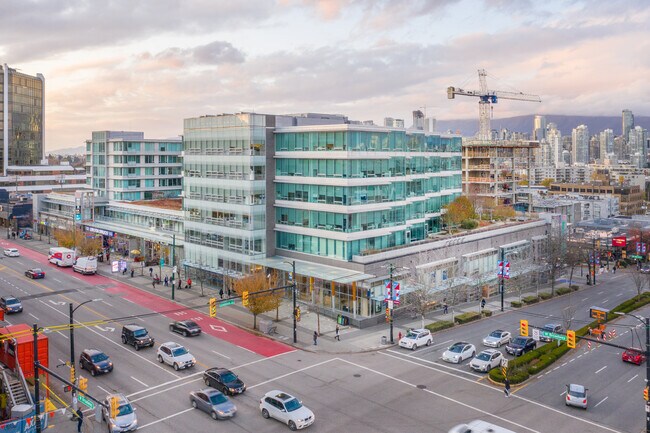 535-545 W Broadway in Vancouver, BC - Building Photo - Building Photo
