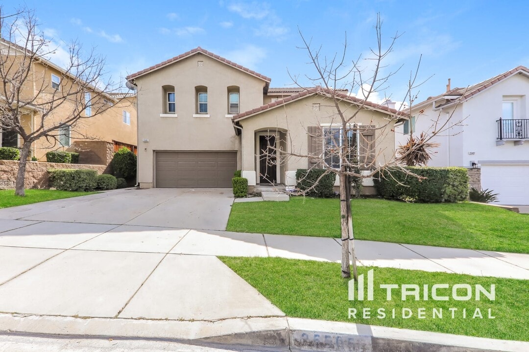 25505 Hyacinth St in Corona, CA - Building Photo