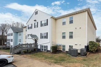 Woodscape Apartments in Culpeper, VA - Foto de edificio - Building Photo