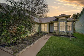 9839 Briar Ridge Dr in Austin, TX - Foto de edificio - Building Photo