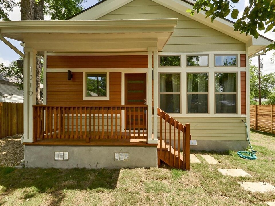 1310 Garden St in Austin, TX - Building Photo