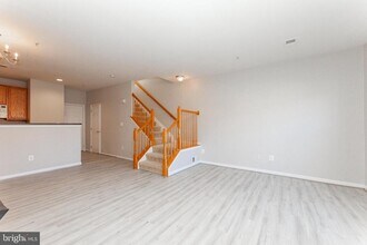 5039 Anchorstone Dr in Woodbridge, VA - Building Photo - Building Photo