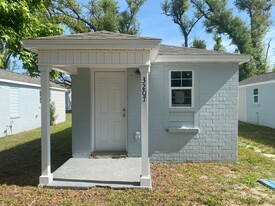 3207 E 1st Ct in Panama City, FL - Building Photo