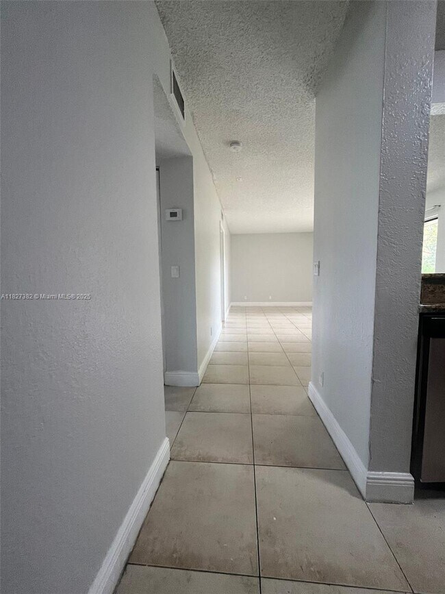 1621 Balfour Point Dr in Royal Palm Beach, FL - Building Photo - Building Photo