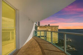 2101 Brickell Ave in Miami, FL - Building Photo - Building Photo