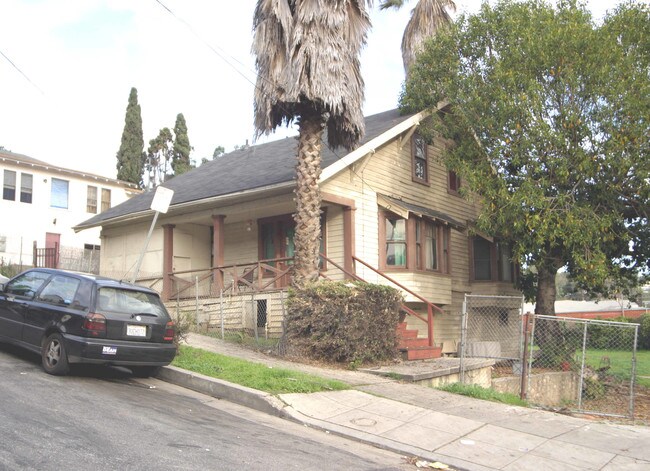 1615 Delta St in Los Angeles, CA - Foto de edificio - Building Photo