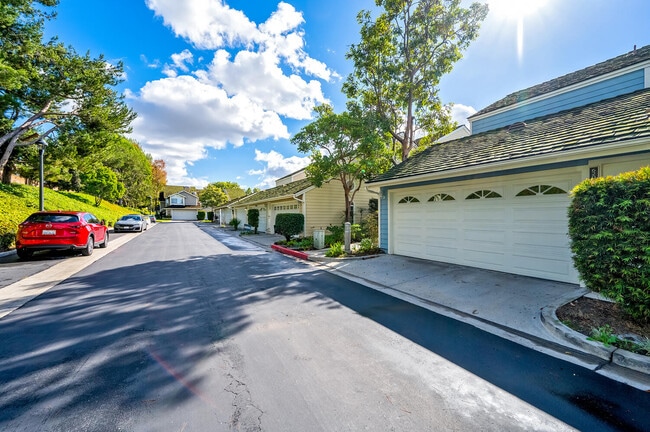property at 620 Holbrook Ct