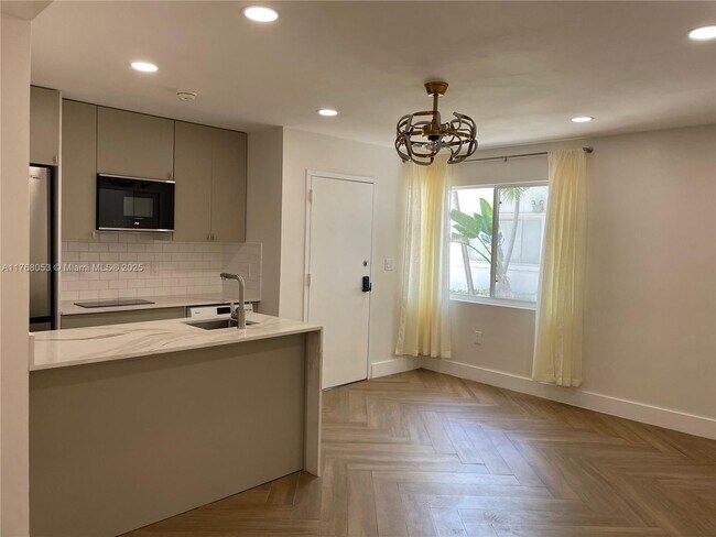 731 6th St in Miami Beach, FL - Building Photo - Building Photo