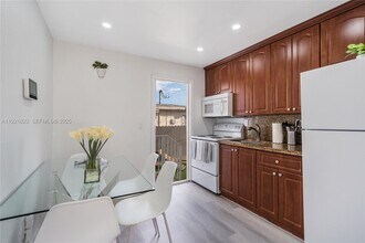 4421 NW 9th St in Miami, FL - Building Photo - Building Photo