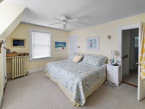 12 Elliott Ave in New London, CT - Foto de edificio - Building Photo