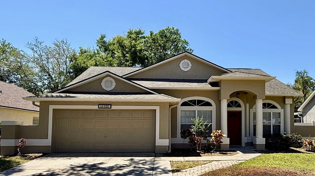 10952 Dearden Cir in Orlando, FL - Building Photo