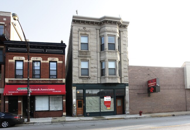 1524 W Fullerton Ave in Chicago, IL - Foto de edificio - Building Photo