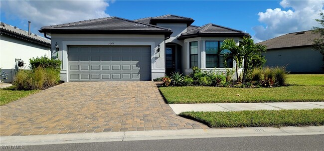 2045 Yellowfin Cir in Naples, FL - Building Photo - Building Photo