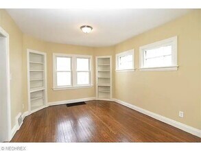 3599 Grosvenor Rd in Cleveland Heights, OH - Building Photo - Building Photo