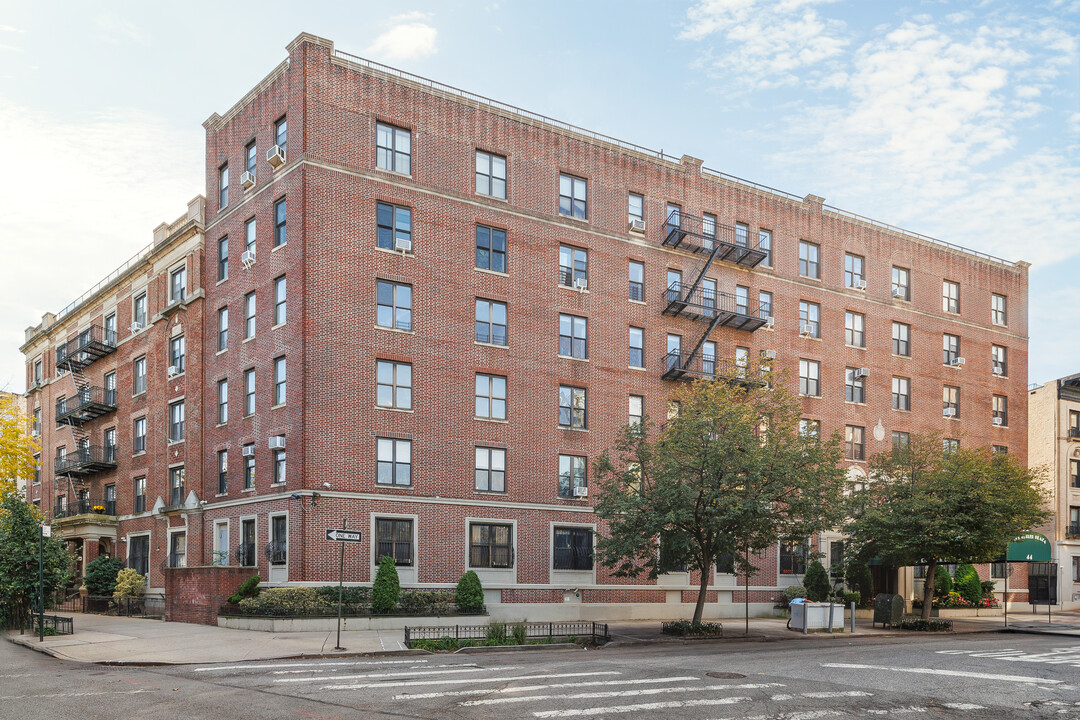 Butler Plaza in Brooklyn, NY - Building Photo