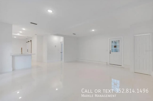 5240 Alleman Dr in Belle Isle, FL - Building Photo - Building Photo