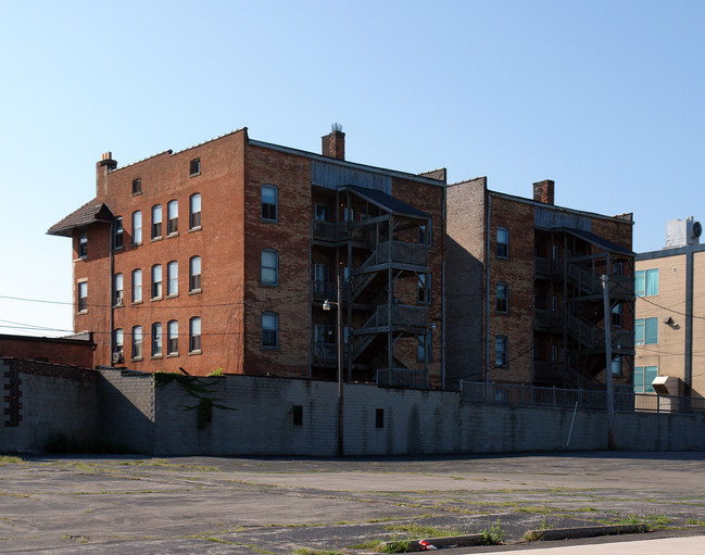 321 16th St in Toledo, OH - Building Photo - Building Photo